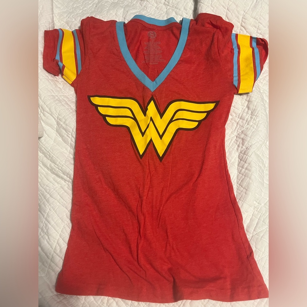NWOT- Wonder Woman Tshirt